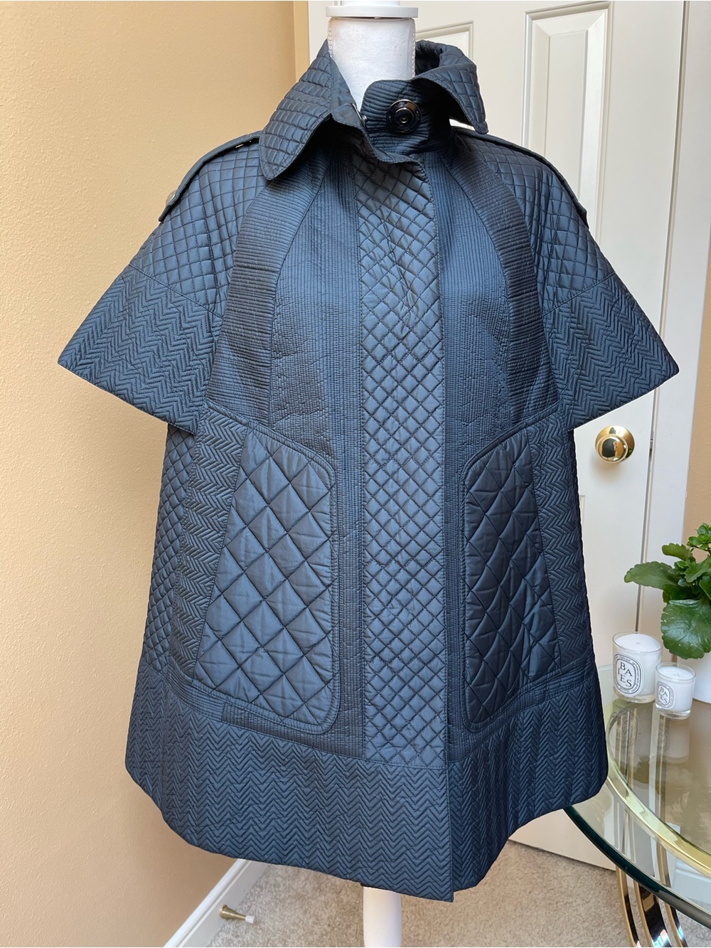 Burberry Quilted Cape Coat Jacket IT 38 Navy Blue Made In Italy Runway Piece - Picture 9 of 16